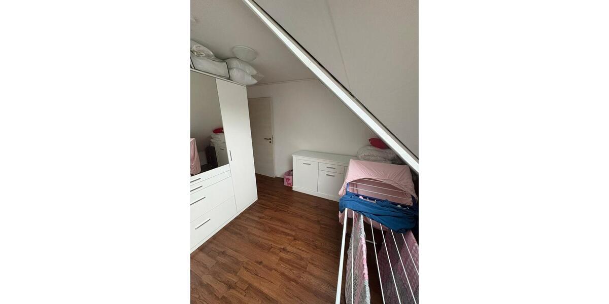 Dachgeschoßwohnung Kirchardt - 3.5 Zimmer, 64 m&sup2;, 670&euro; | Angebot:26705165