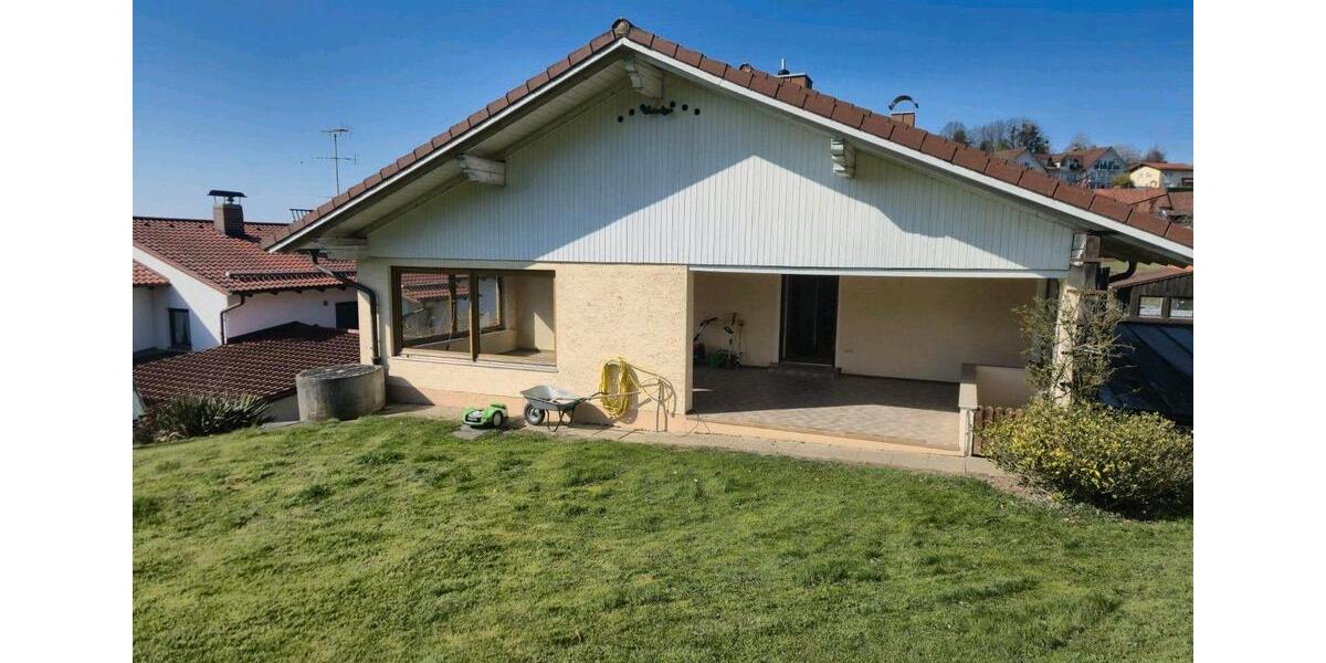 Erdgeschoßwohnung Bad Griesbach im Rottal - 3 Zimmer, 130 m&sup2;, 1.150&euro; | Angebot:25992265