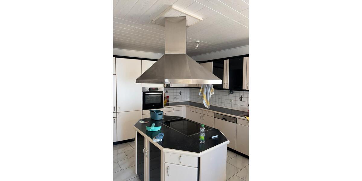 Privatvermietung 4 Raum Wohnung als freistehendes EFH in 09212 4 zimmer