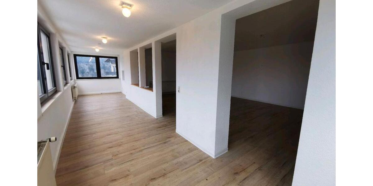 Erdgeschoßwohnung Bad Herrenalb - 3.5 Zimmer, 123 m&sup2;, 950&euro; | Angebot:25887946
