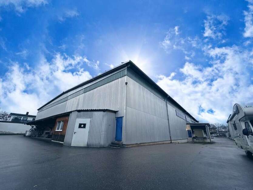 Halle in Freiburg 6.650 € 1330 m²