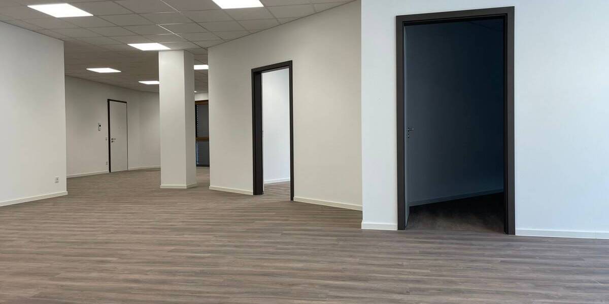 Gewerbeobjekt Herborn - 3 Zimmer, 238 m&sup2;, 2.860&euro; | Angebot:25674831