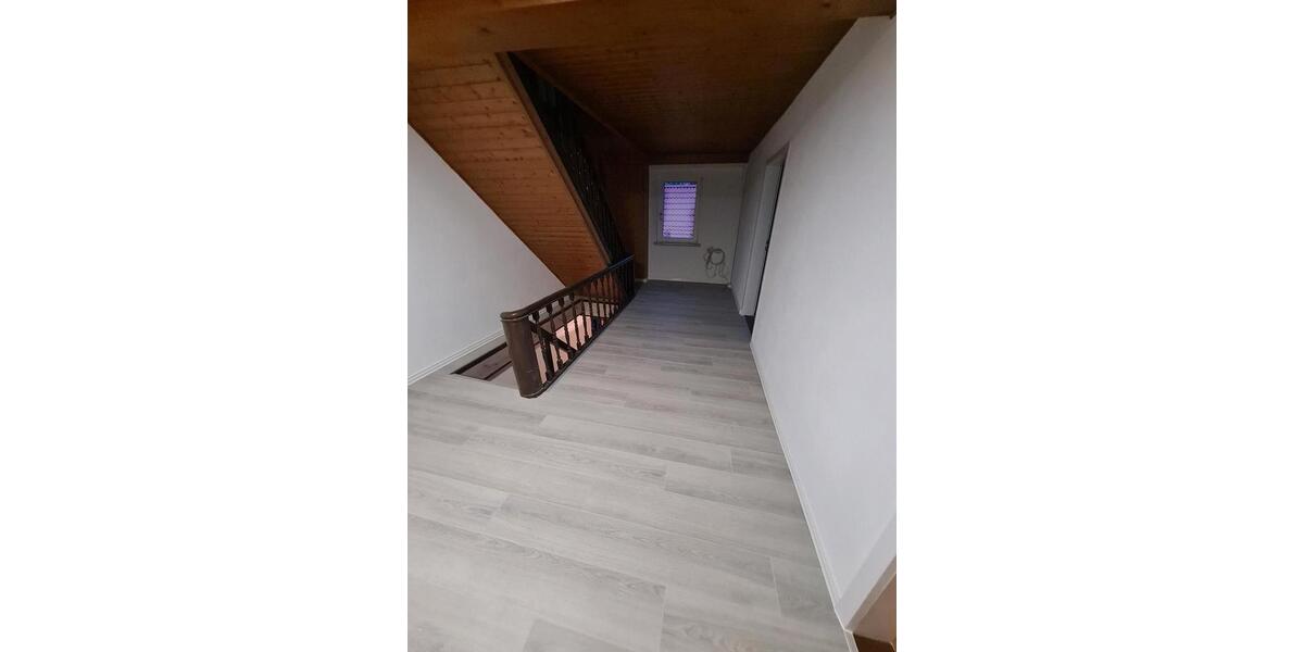 Etagenwohnung Markt Nordheim - 5 Zimmer, 150 m&sup2;, 1.150&euro; | Angebot:26609476
