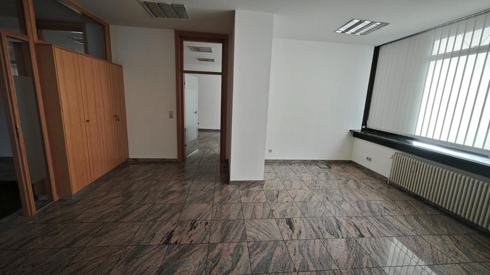 Gewerbeobjekt Schiffweiler - 2.200&euro; | Angebot:23577417