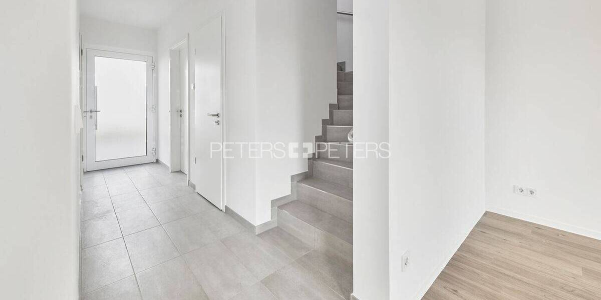 Etagenwohnung Schwerin Werdervorstadt - 5 Zimmer, 134 m&sup2;, 1.499&euro; | Angebot:26066103