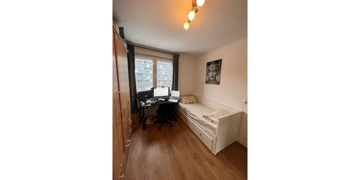 Etagenwohnung Berlin Hellersdorf - 4 Zimmer, 95 m&sup2;, 1.382&euro; | Angebot:26401341