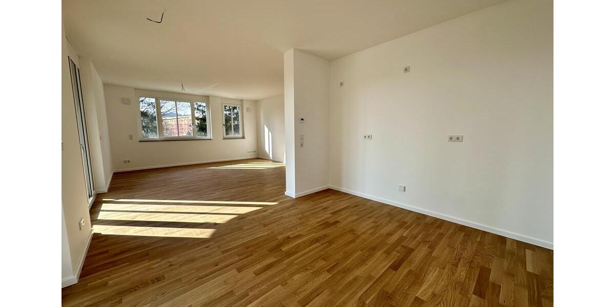 Erdgeschoßwohnung Eisenach - 3 Zimmer, 102 m&sup2;, 1.330&euro; | Angebot:25512320