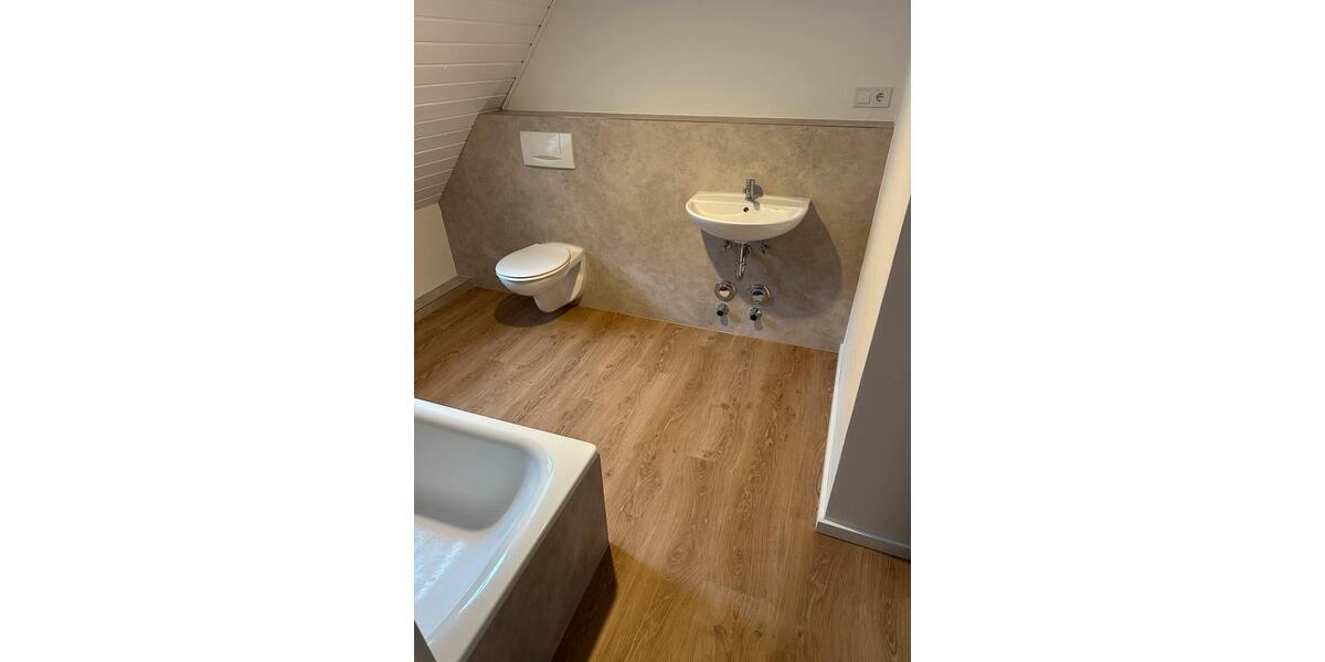 Dachgeschoßwohnung Ilshofen - 2.5 Zimmer, 72 m&sup2;, 790&euro; | Angebot:26014524