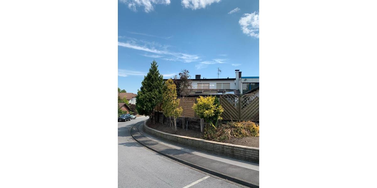 Einfamilienhaus (195 m²) mit Keller, Balkon & Wintergarten 5 zimmer