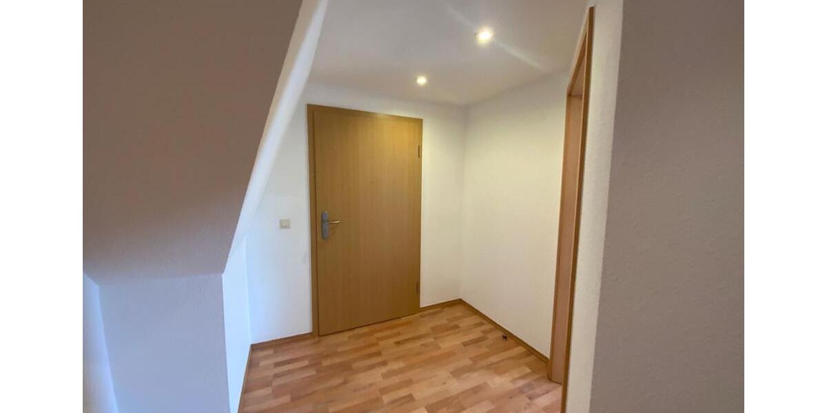 Dachgeschoßwohnung Bitterfeld-Wolfen Bitterfeld - 3 Zimmer, 85 m&sup2;, 645&euro; | Angebot:23744522