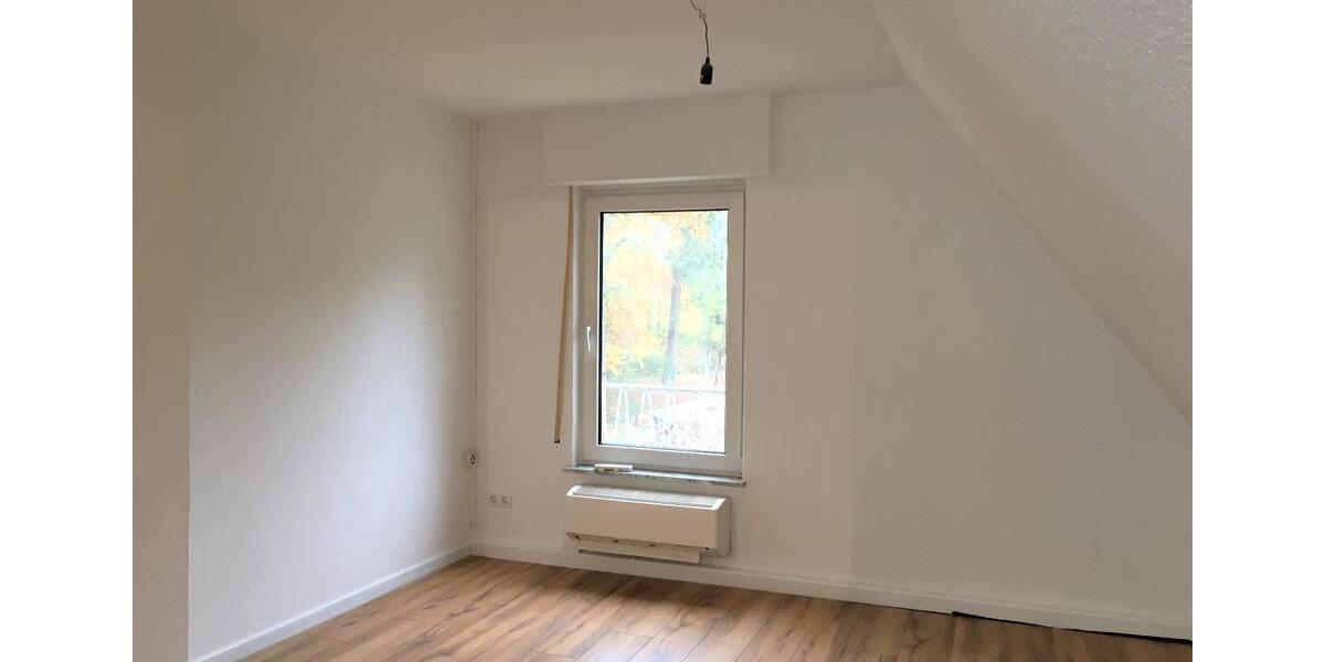 Dachgeschoßwohnung Halver - 2.5 Zimmer, 52 m&sup2;, 350&euro; | Angebot:24535476
