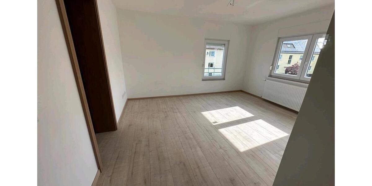 Schön geschnittene 2,5 Zimmer Wohnung 3 zimmer