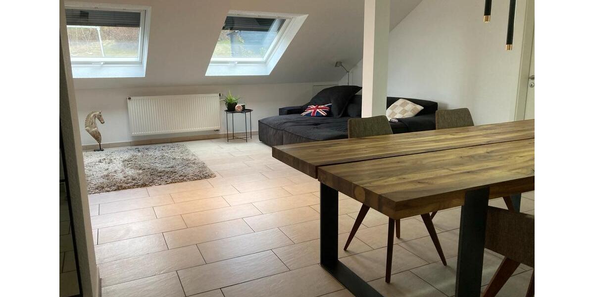 Dachgeschoßwohnung Gründau - 3 Zimmer, 98 m&sup2;, 980&euro; | Angebot:25171306