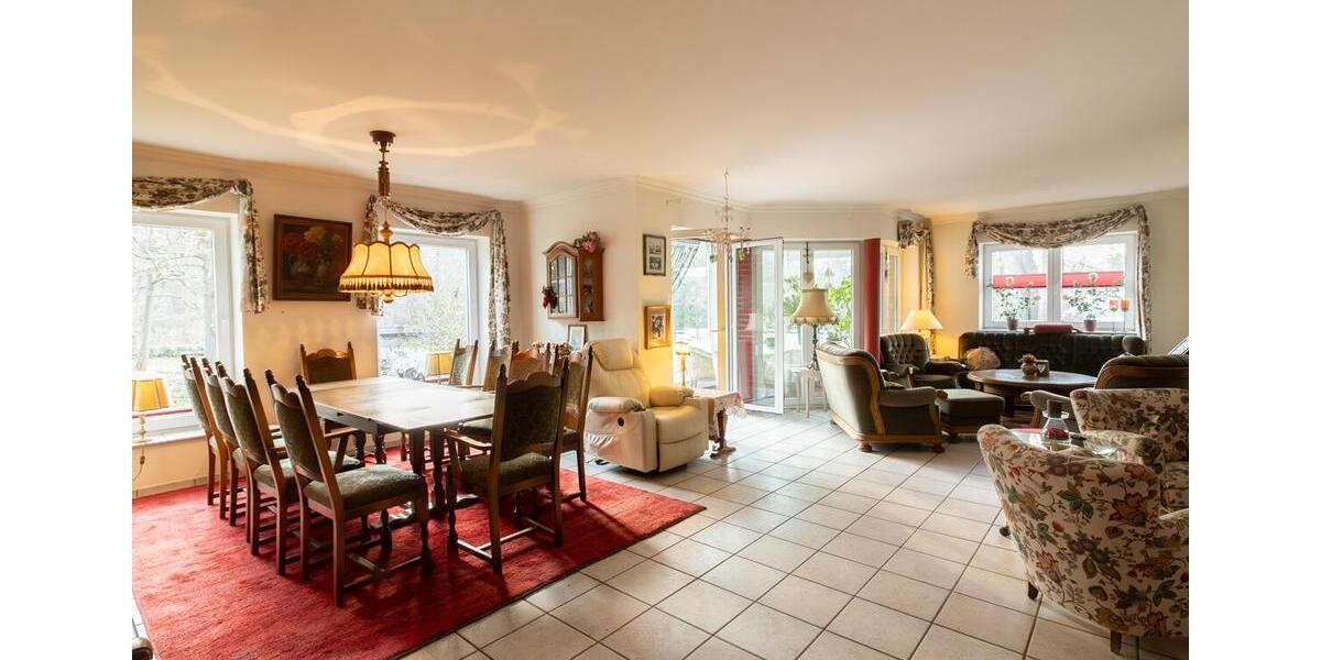 Erdgeschoßwohnung Malente - 3 Zimmer, 168 m&sup2;, 1.800&euro; | Angebot:25809398