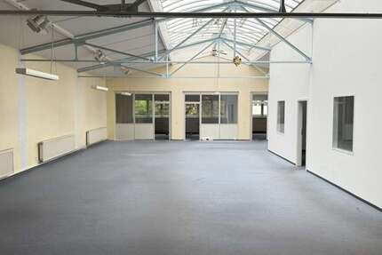 Halle in Remscheid 2.450 € 300 m² zimmer