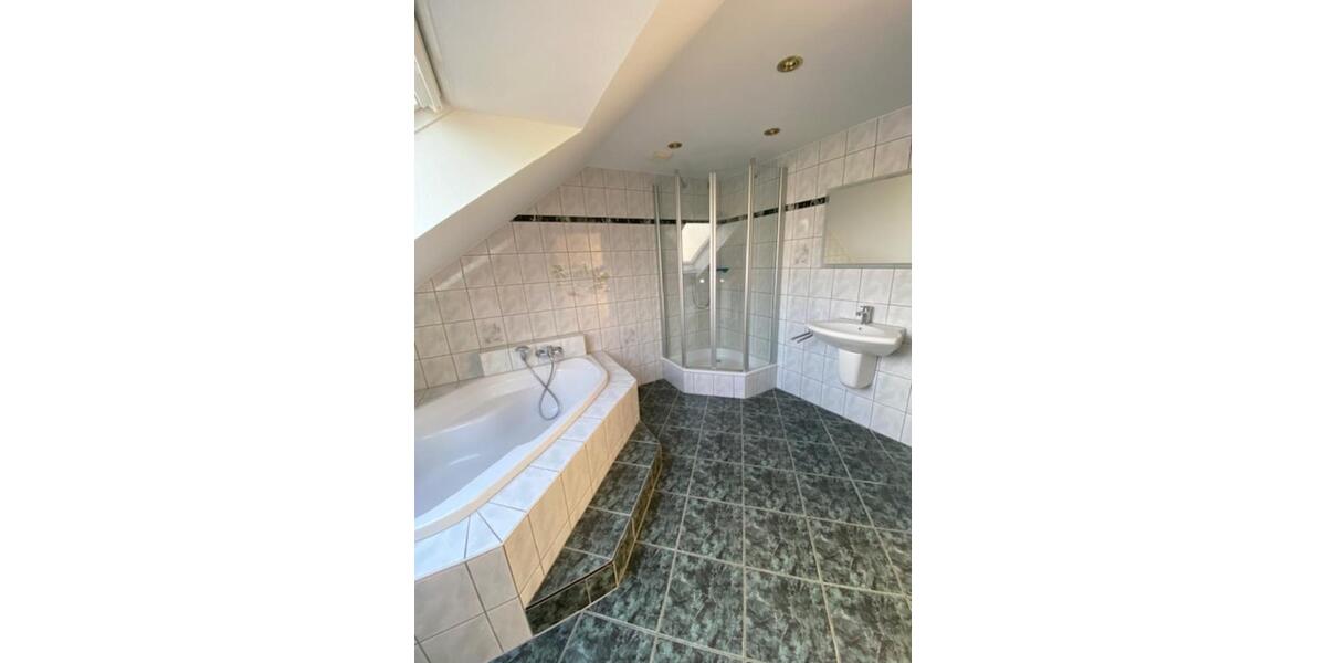 Dachgeschoßwohnung Meißen - 3 Zimmer, 75 m&sup2;, 560&euro; | Angebot:25359833