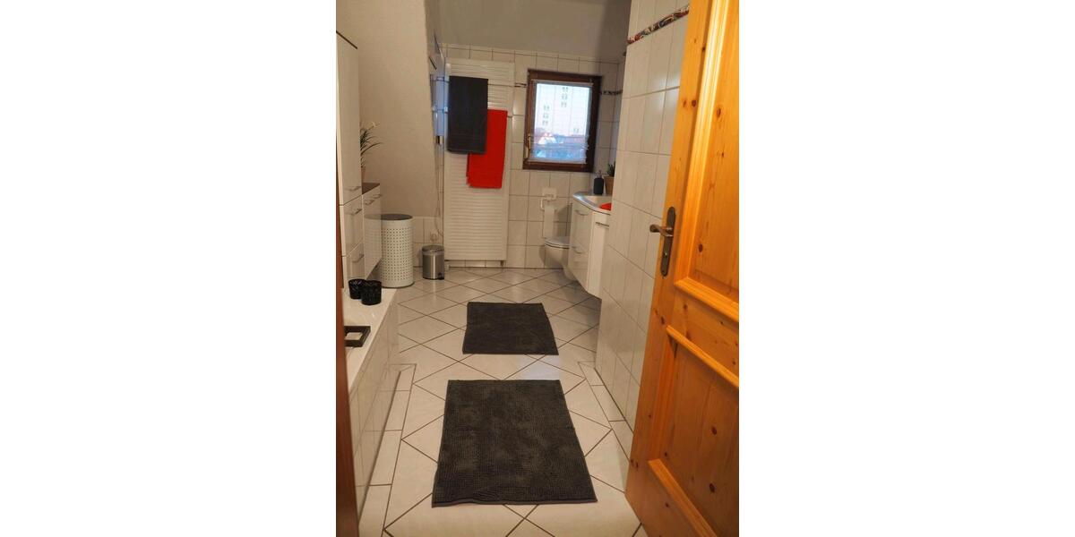 Dachgeschoßwohnung Erdmannhausen - 2.5 Zimmer, 55 m&sup2;, 1.100&euro; | Angebot:26644313