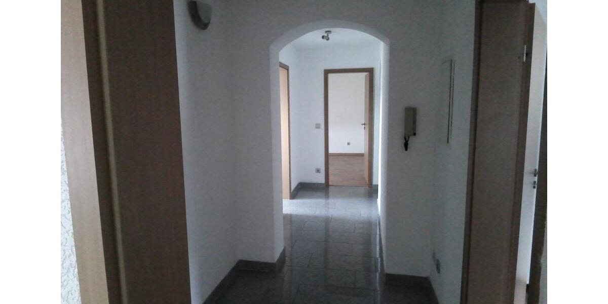 Dachgeschoßwohnung Quierschied - 4 Zimmer, 100 m&sup2;, 620&euro; | Angebot:25639253