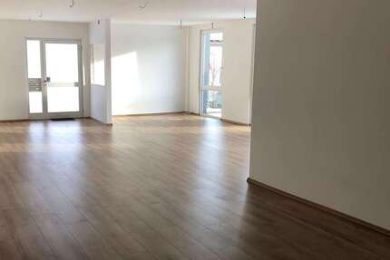 Halle in Großaitingen 650 € 78 m² zimmer