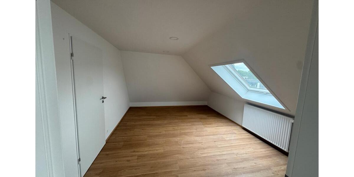 Dachgeschoßwohnung Bad Waldsee - 3.5 Zimmer, 70 m&sup2;, 1.350&euro; | Angebot:26629229