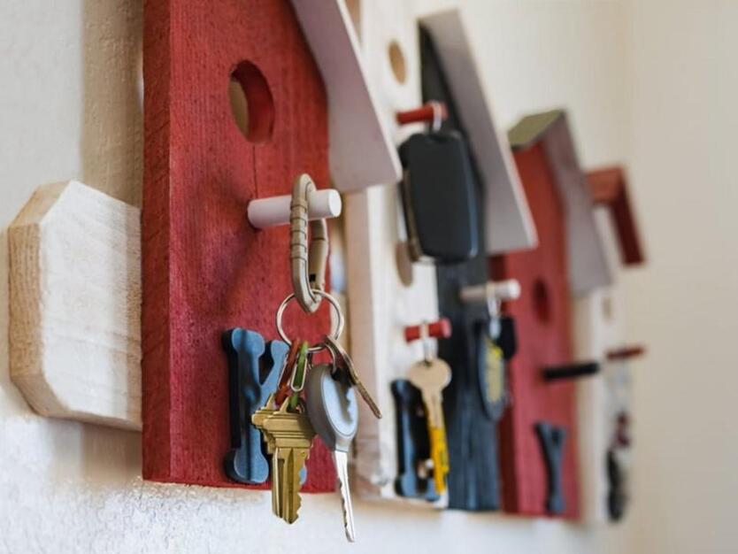 vermiete sanierte 2-Raum-Wohnung inkl. Garten und Schuppen