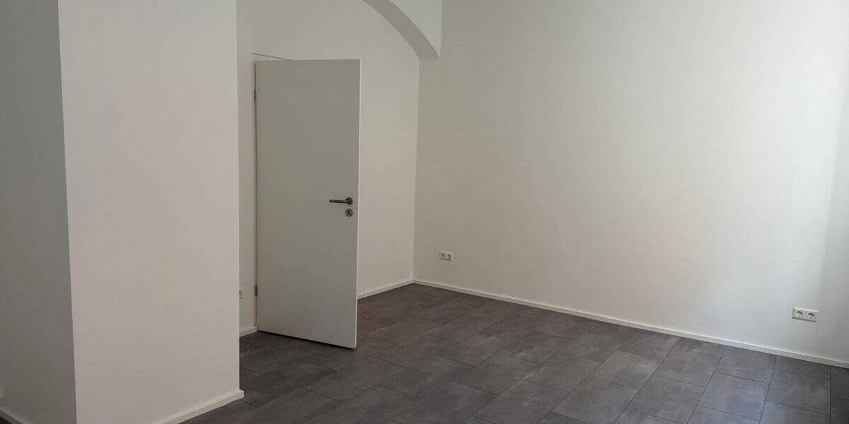 Etagenwohnung Stuttgart Süd - 2 Zimmer, 70 m&sup2;, 1.200&euro; | Angebot:26072353