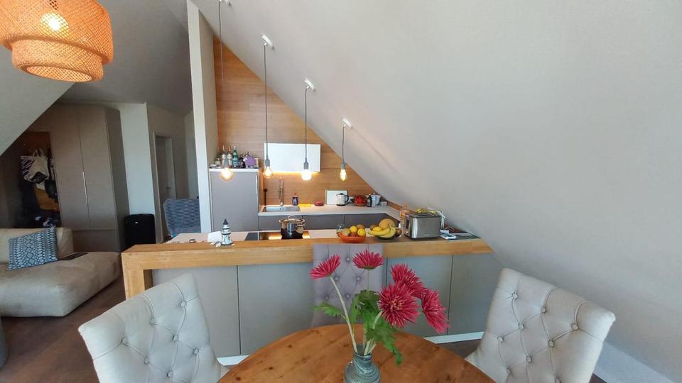 Dachgeschoßwohnung Timmendorfer Strand - 3 Zimmer, 90 m&sup2;, 1.700&euro; | Angebot:25452977