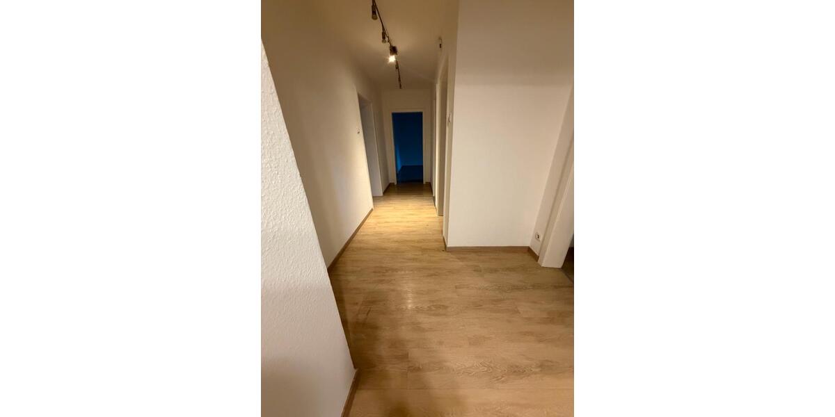 Etagenwohnung Pfarrkirchen - 4 Zimmer, 100 m&sup2;, 1.350&euro; | Angebot:25524336