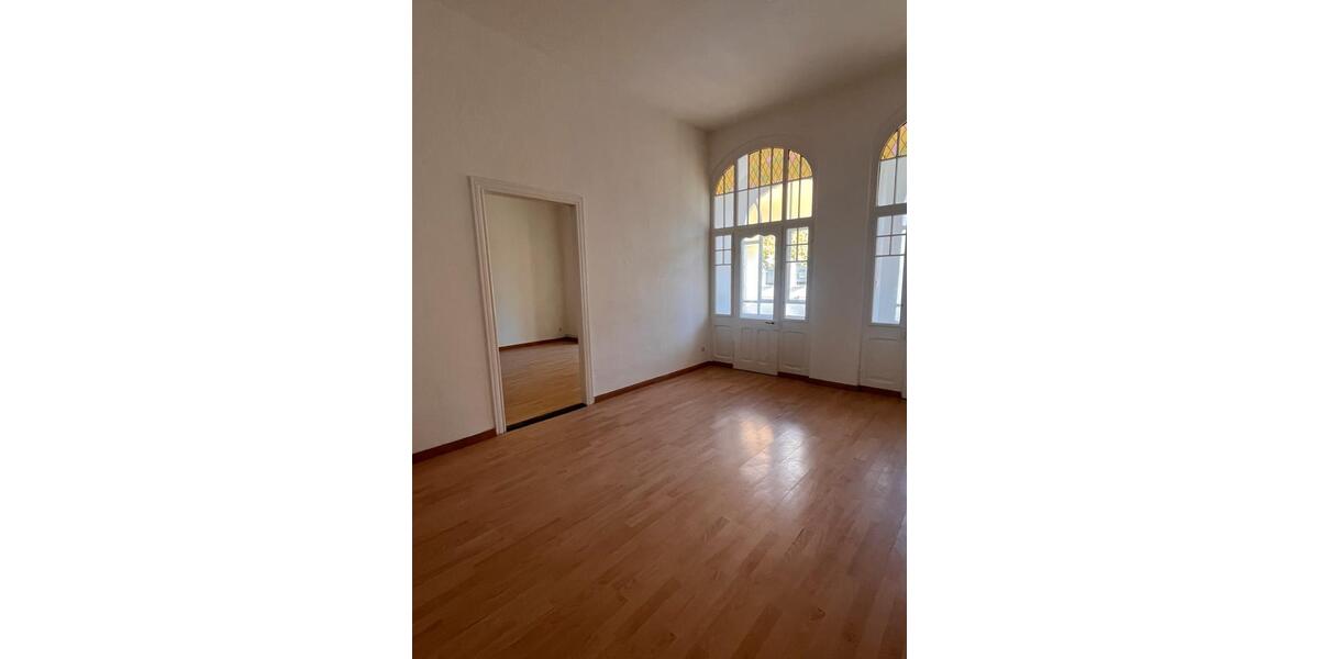 Etagenwohnung Weißenfels - 4 Zimmer, 109 m&sup2;, 600&euro; | Angebot:26532183