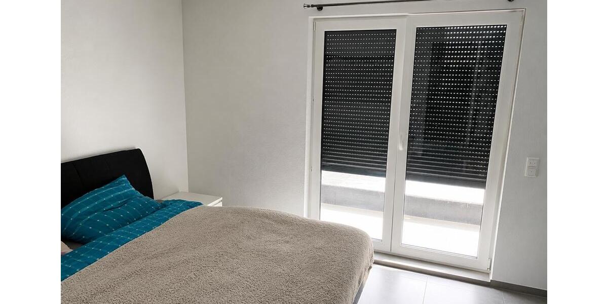 Etagenwohnung Schöneck - 3 Zimmer, 81 m&sup2;, 1.210&euro; | Angebot:26580247