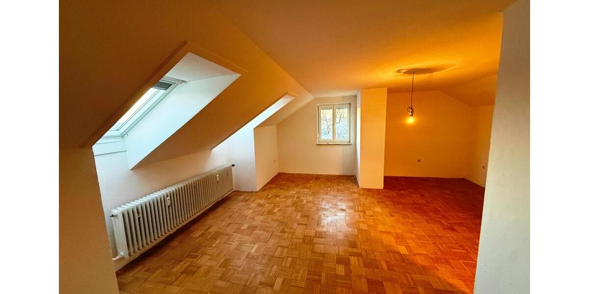 Geschmackvolle, renovierte DG-Whg mit 1,5 Räumen und Einbauküche 1.5 zimmer