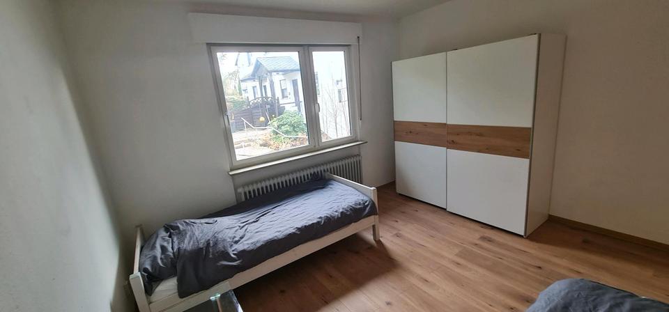 Wohnen auf Zeit Niedernhausen - 6 Zimmer, 160 m&sup2;, 12&euro; | Angebot:26610227