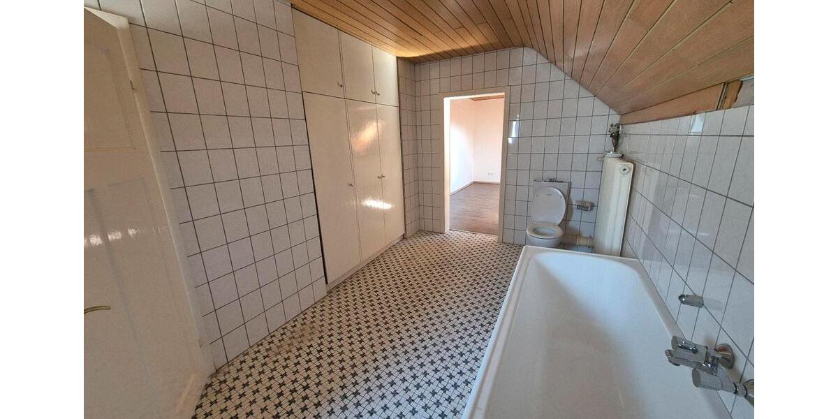 Etagenwohnung Namborn - 5 Zimmer, 140 m&sup2;, 1.150&euro; | Angebot:26187121
