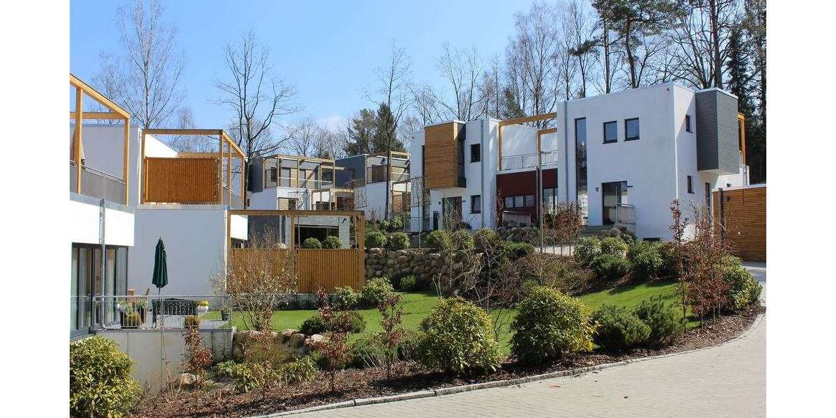 Haus zum Mieten in Buchholz 2.415 € 230 m² 4 zimmer