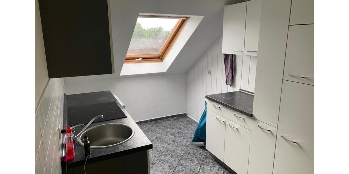 Helle, freundliche 4 Zi.DG-Whg m. Loggia, Garage u. Stellplatz 4 zimmer