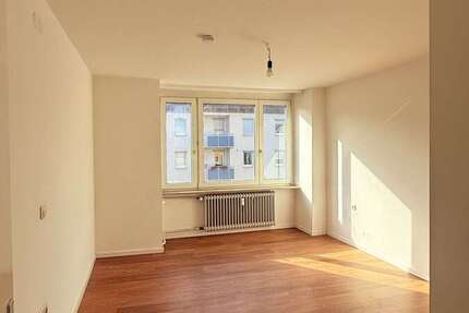 Wohnung zum Mieten in Nürnberg 1.056 € 74 m² 3 zimmer