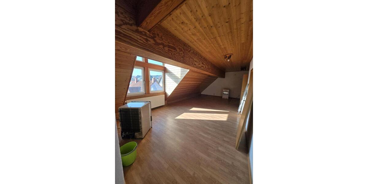 Dachgeschoßwohnung Kindenheim - 3 Zimmer, 85 m&sup2;, 700&euro; | Angebot:25256895