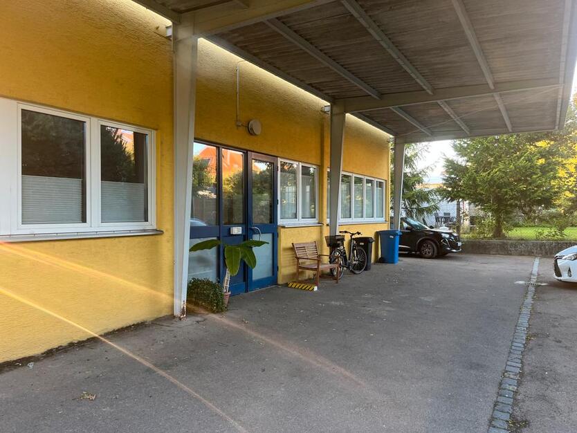 Ulm-Wiblingen: Vielseitige Gewerbeeinheit in ruhiger Lage
