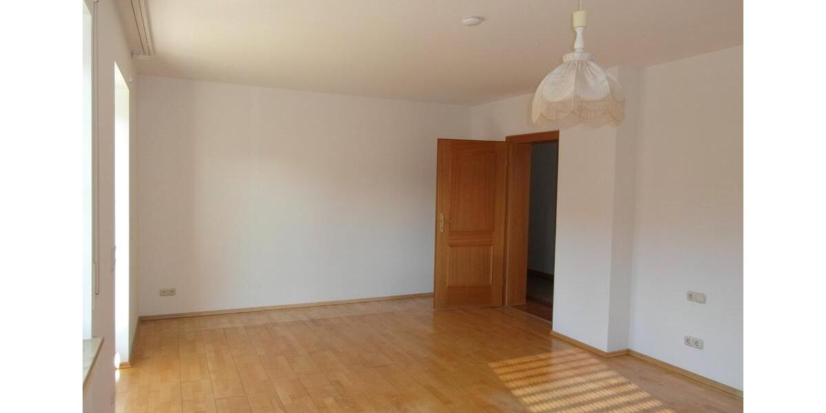 2-Zimmer-Wohnung (1. OG) in Graben mit Balkon und Garage 2 zimmer