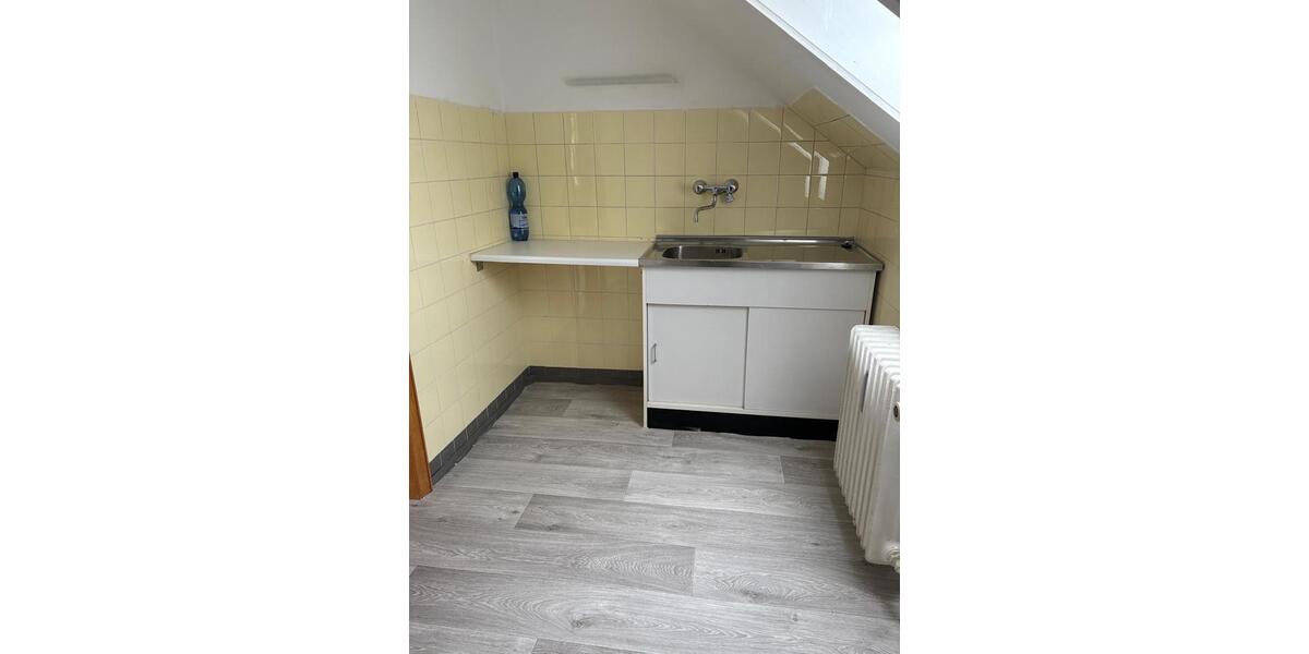 Dachgeschoßwohnung Hessisch Oldendorf - 3 Zimmer, 80 m&sup2;, 800&euro; | Angebot:24378129