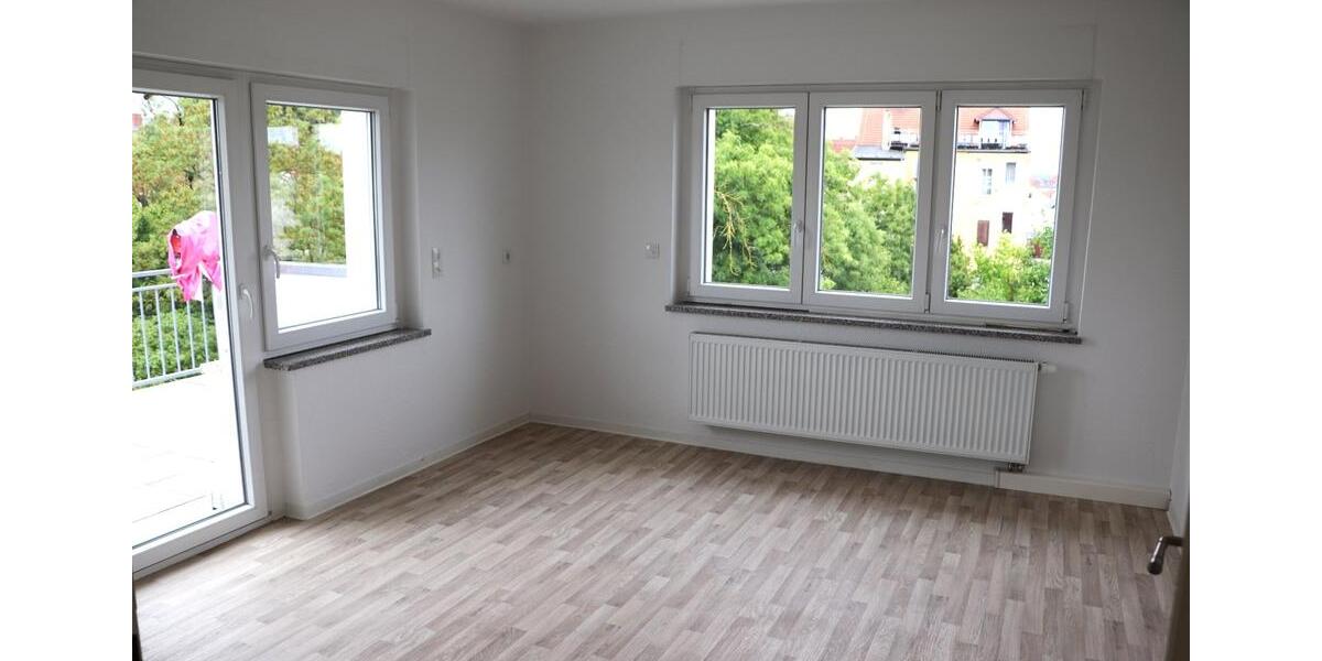 Dachgeschoßwohnung Naumburg (Saale) - 2.5 Zimmer, 83 m&sup2;, 800&euro; | Angebot:26047046