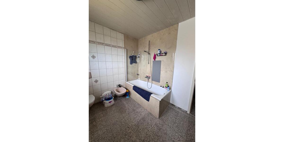 Etagenwohnung Rotenburg an der Fulda - 4 Zimmer, 98 m&sup2;, 780&euro; | Angebot:26501753