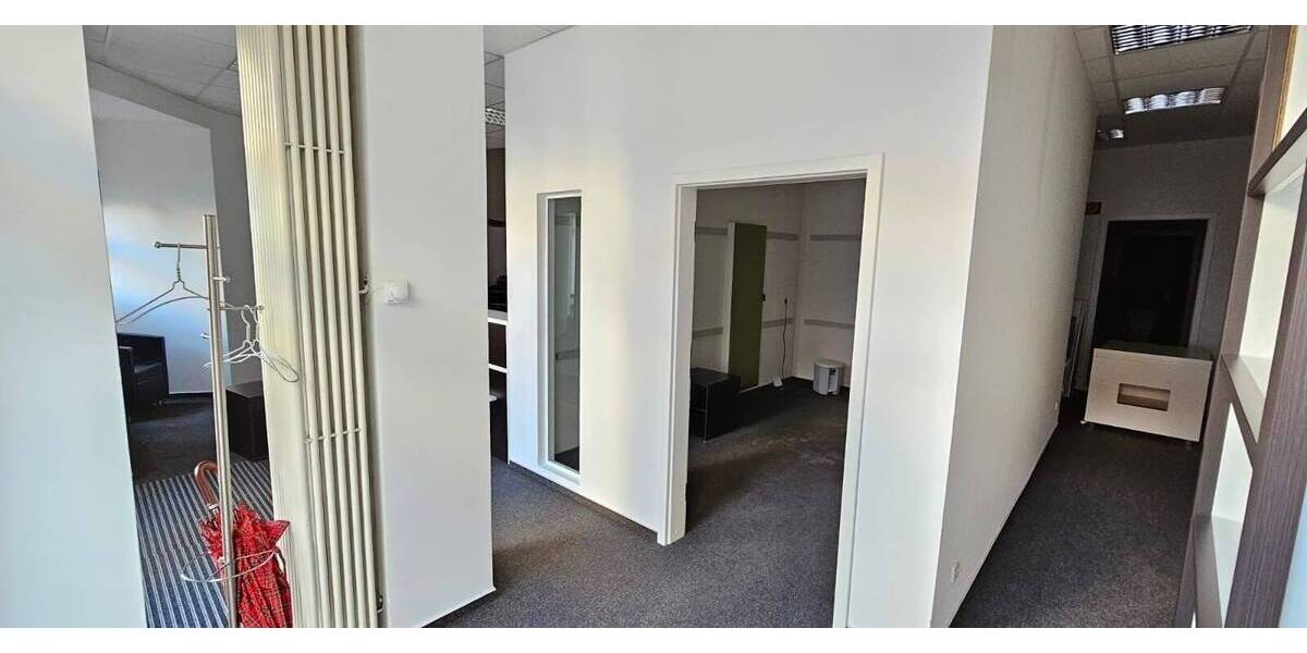 Gewerbeobjekt Amberg - 5 Zimmer, 274 m&sup2;, 3.700&euro; | Angebot:25665004