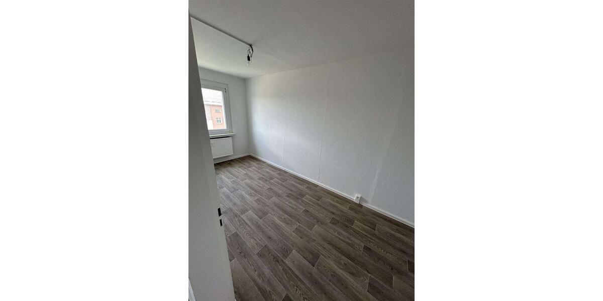Etagenwohnung Markneukirchen - 4 Zimmer, 79 m&sup2;, 343&euro; | Angebot:24213849