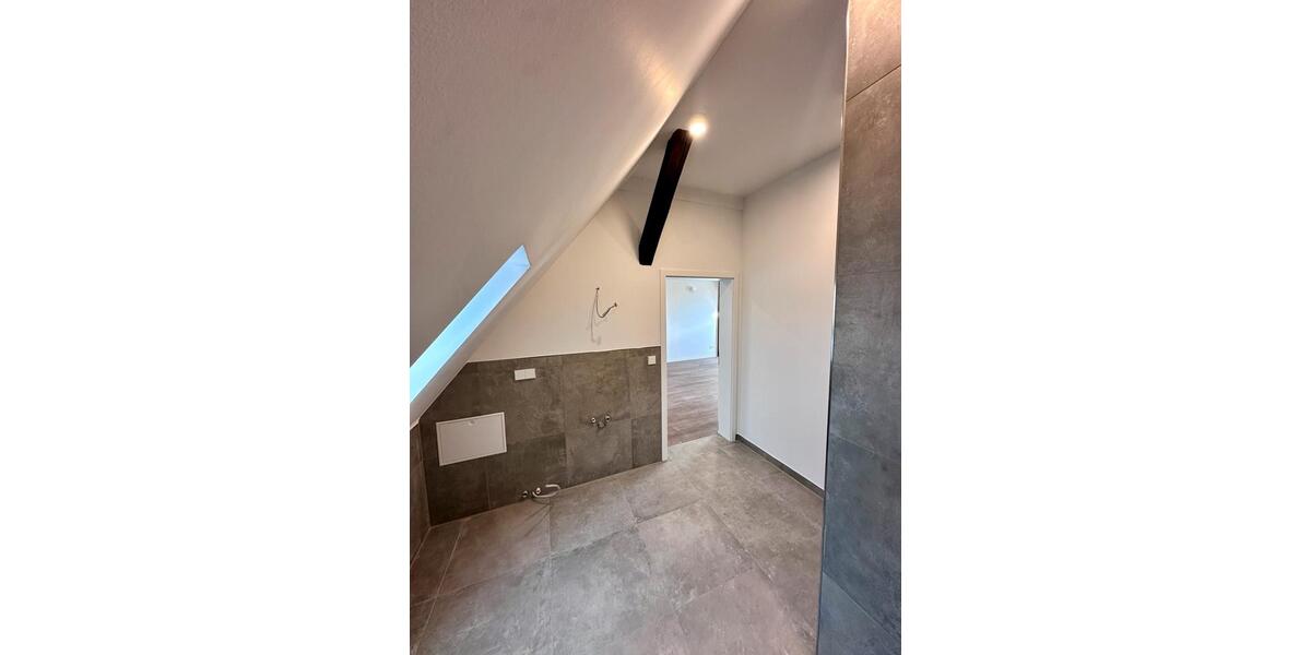 Dachgeschoßwohnung Zerbst (Anhalt) - 2 Zimmer, 62 m&sup2;, 480&euro; | Angebot:25837944