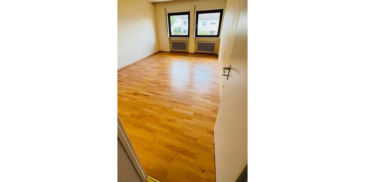 Reihenhaus Bad Vilbel - 4 Zimmer, 106 m&sup2;, 1.950&euro; | Angebot:24713804