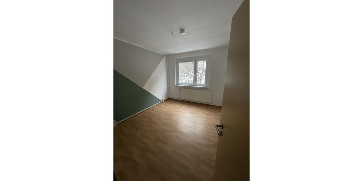 Etagenwohnung Suhl Aue 1 - 4 Zimmer, 79 m&sup2;, 517&euro; | Angebot:26296915
