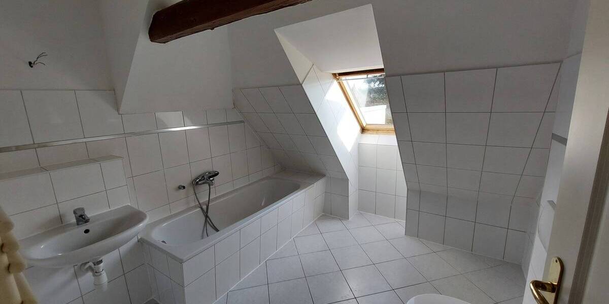 Etagenwohnung Roßwein - 3 Zimmer, 65 m&sup2;, 325&euro; | Angebot:25686207