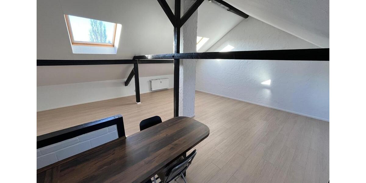 Erstbezug nach Modernisierung: Charmante 1-Zimmer-Dachgeschosswohnung mit EBK 1 zimmer