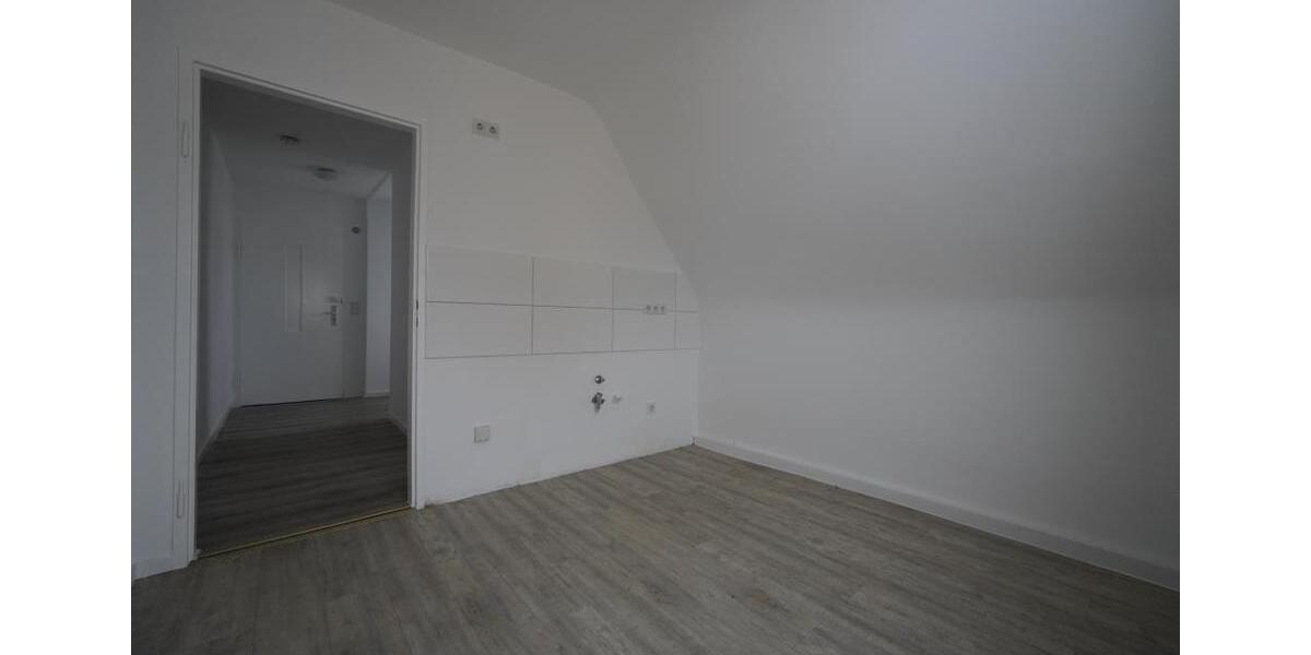 Dachgeschoßwohnung Bebra - 3 Zimmer, 93 m&sup2;, 580&euro; | Angebot:24682533